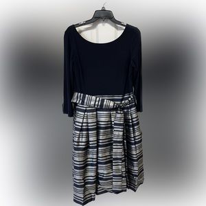 Jessica Howard Long Sleeved Dress